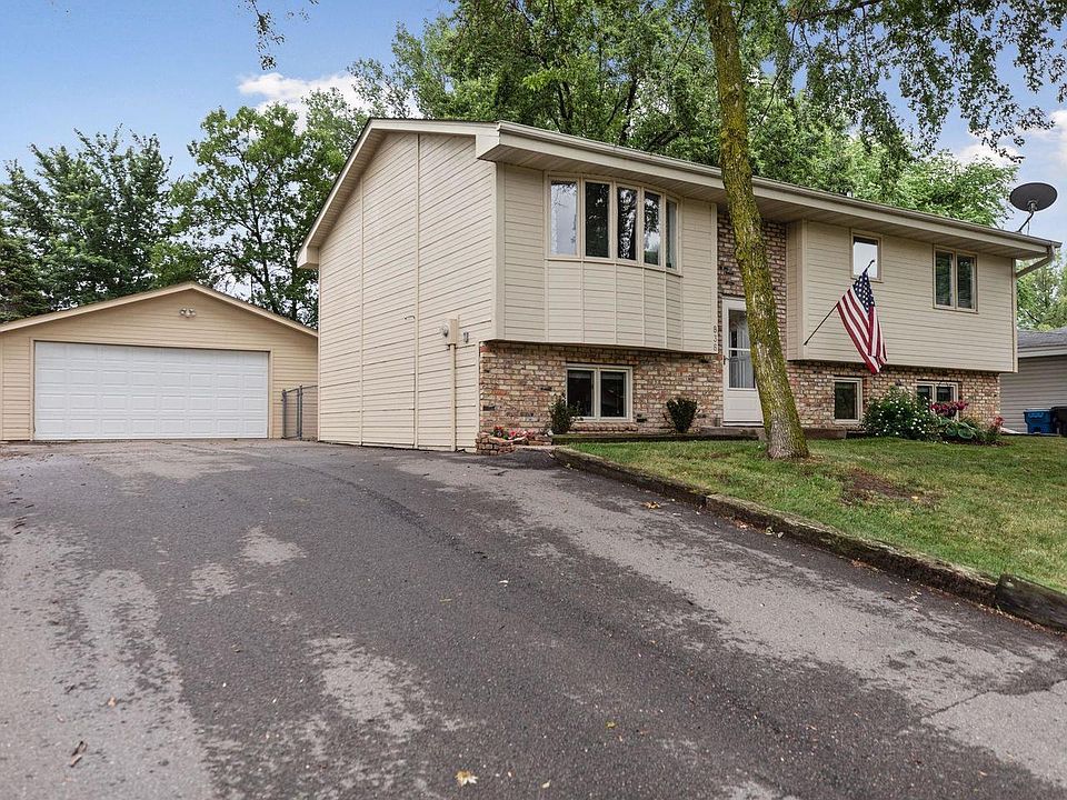 1st image of 838 Charlotte Dr