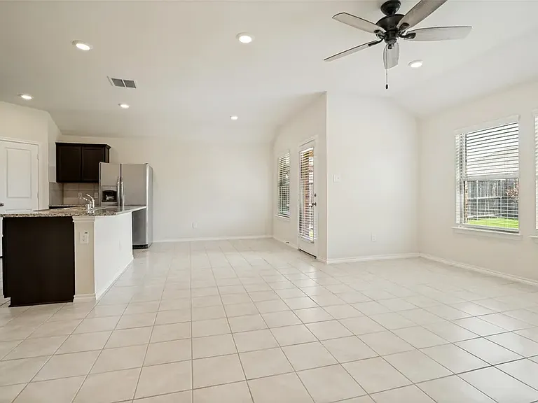 908 Horton St — Photo 11