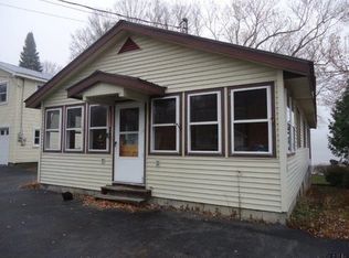 9 Bay Rd, Lake Luzerne, NY 12846