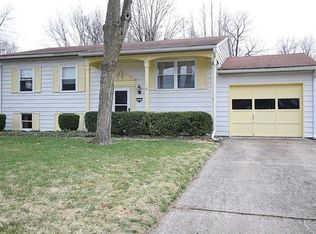 627 Saint Paul Dr, Godfrey, IL 62035