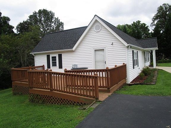 3rd image of 1244 Fairmont Dr