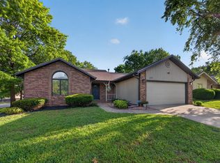 1543 W Whiteside Street, Springfield, MO 65807