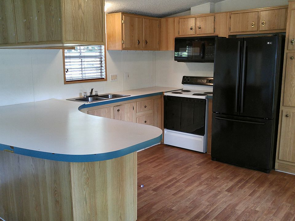 1st image of 3061 SE 48th St