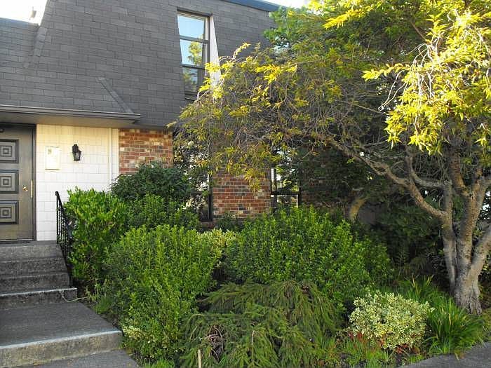 Front Corner Private Unit