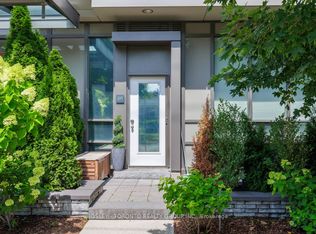 8 Fieldway Rd #105, Toronto, ON M8Z 0C3