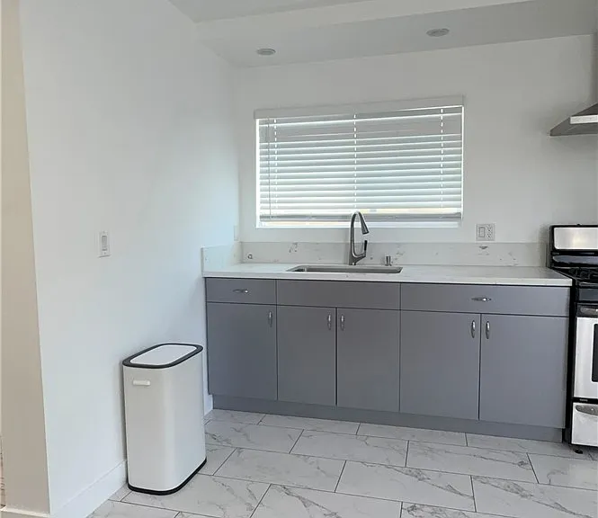 7017 Mary Ellen Ave — Photo 5