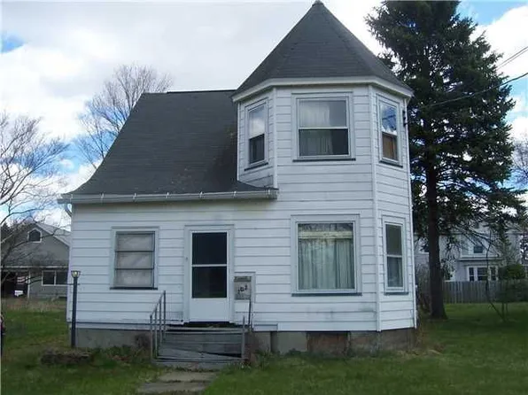 102 N Lackawanna St, Wayland, NY 14572