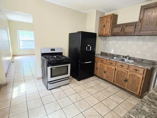 1446 N 37th St, Milwaukee, WI 53208