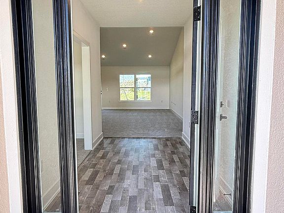 2nd image of 962 Seneca Ave