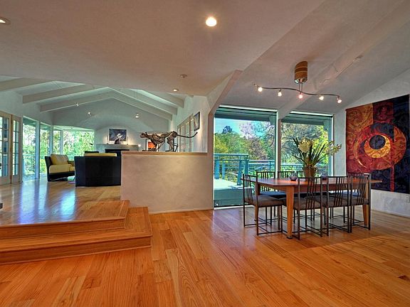 4th image of 25829 Springhill Dr