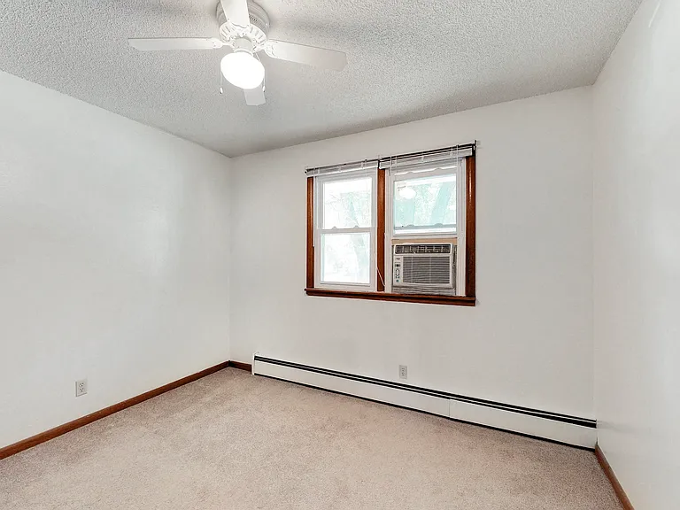 Plaza Manor — Photo 48