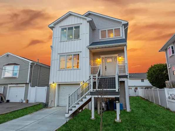 873 Beach Street, Lindenhurst, NY 11757