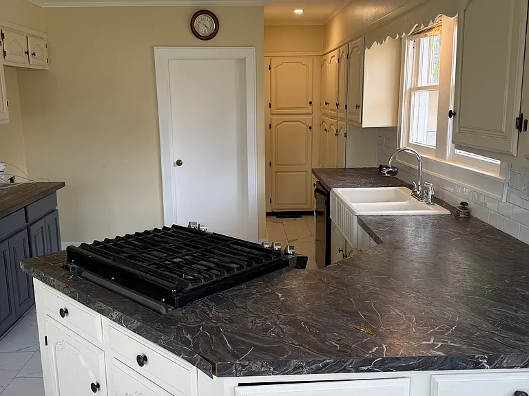 524 E Oklahoma Ave — Photo 3