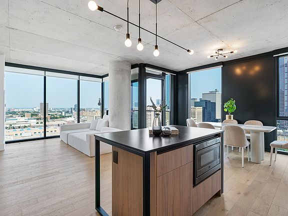 4th image of 234 W Polk St #2402