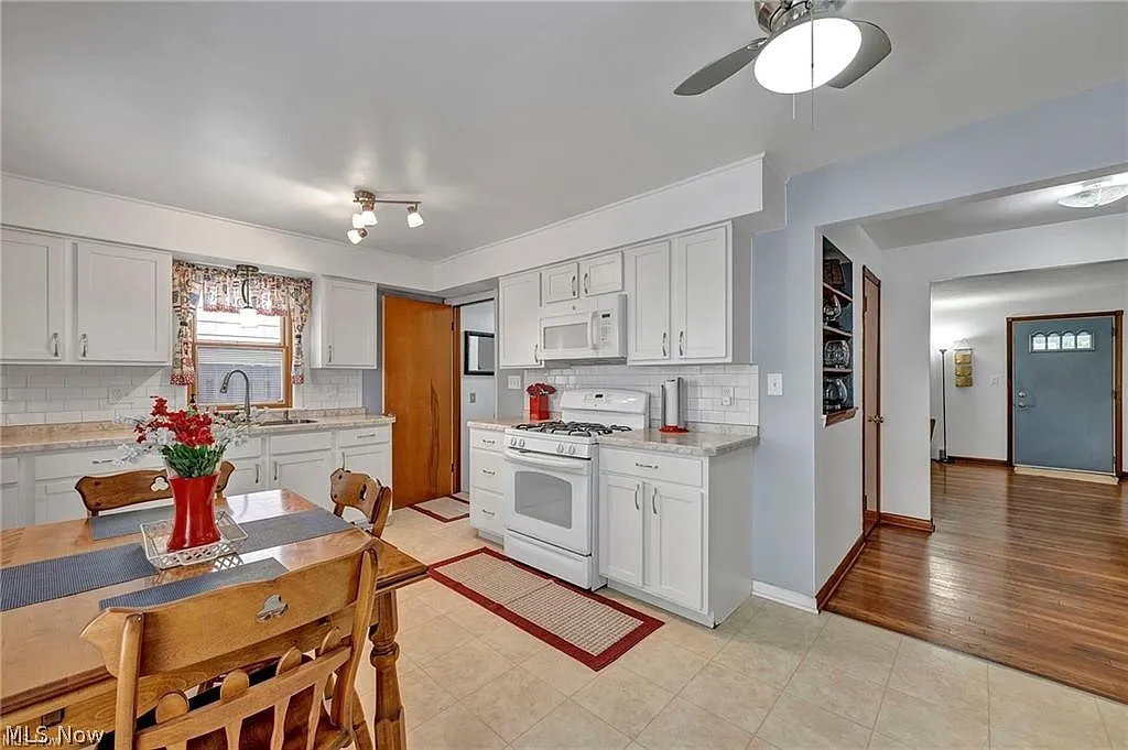 3 bed, $1,400 — Photo 3
