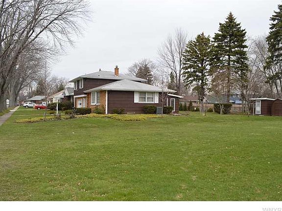3rd image of 735 Barrally St