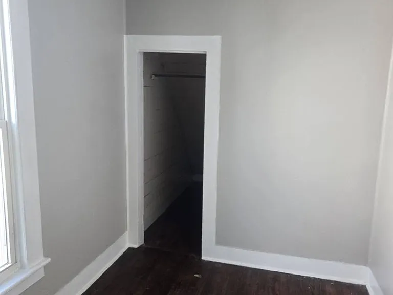 205 Helen St — Photo 3