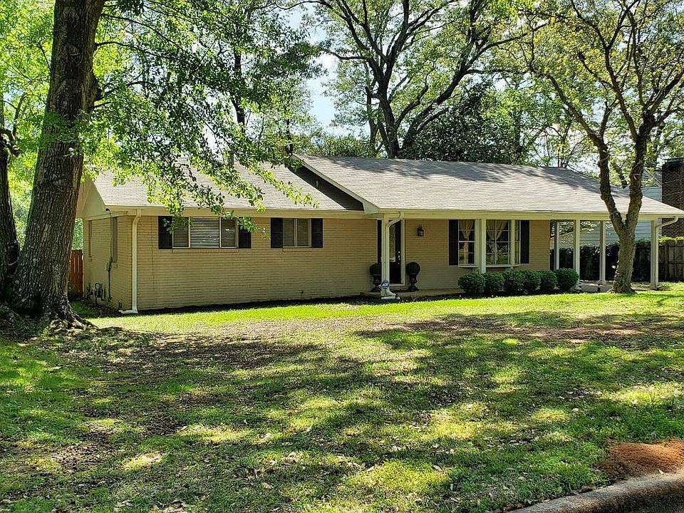 1st image of 1110 E Neches St