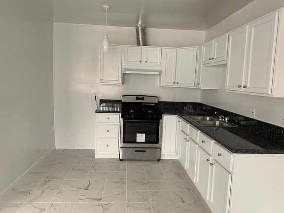 5th image of 603 N New Hampshire Ave #2