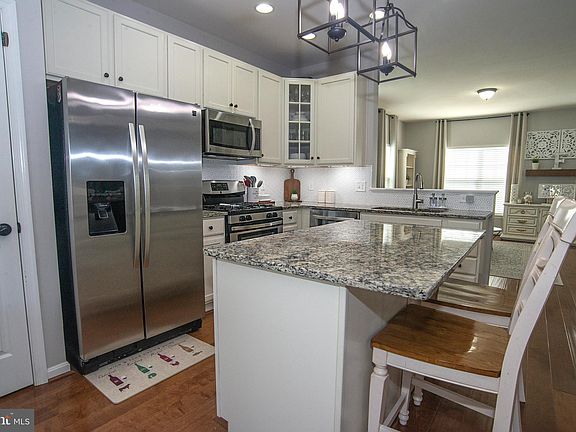5th image of 10215 Osage Dr