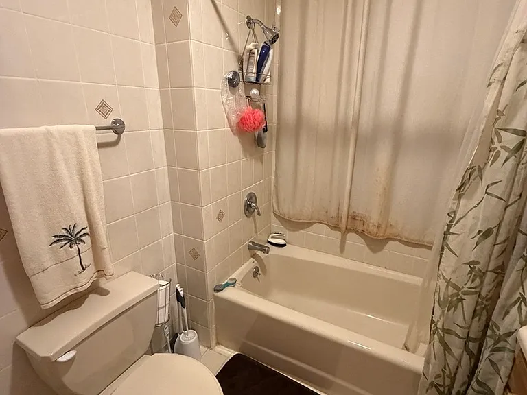 1354 W George St #1 — Photo 15