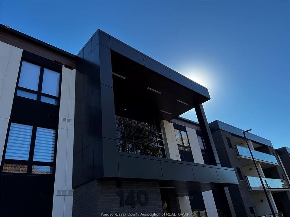 1st image of 140 Main St E #201