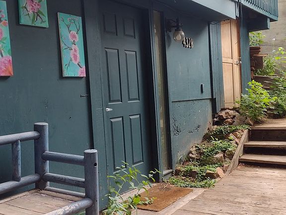 5th image of 432 Woodside Ave #B