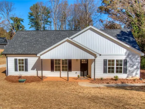 3929 Gracemont Dr, Winston Salem, NC 27106
