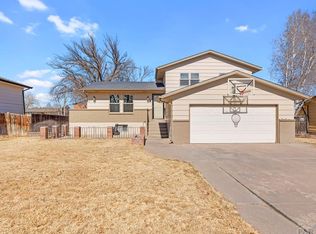 5 Briarwood Cir, Pueblo, CO 81005