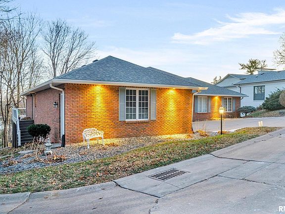 3rd image of 2753 Nichols Ln