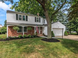990 Roland Rd, Lyndhurst, OH