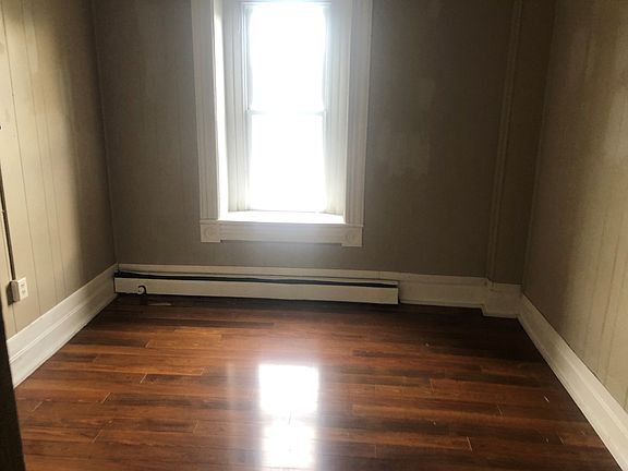 2nd image of 123 1/2 S Main St Unit 201