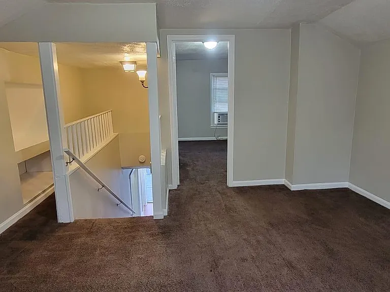 951 W Florence Ave — Photo 7