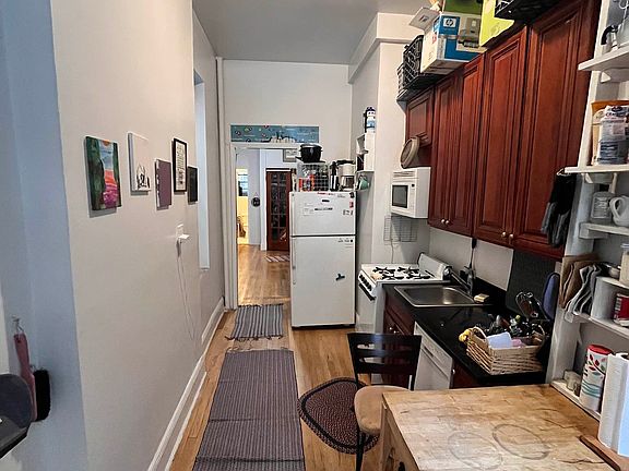 4th image of 513 E 81st St APT 1RE