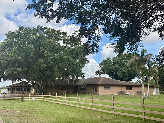 2nd image of 1631 SE 24th Boulevard
