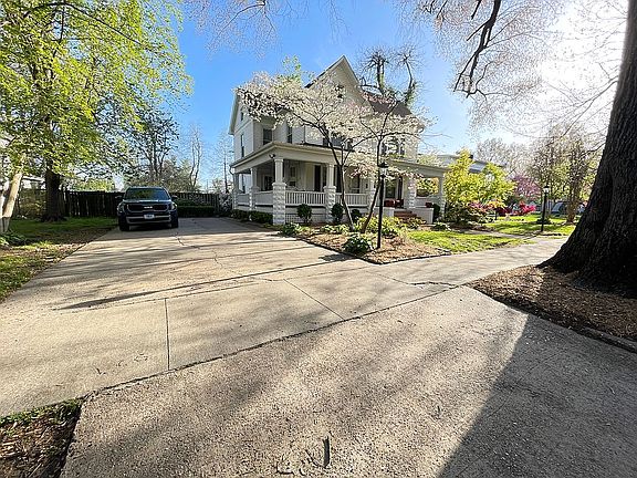 4+ car driveway