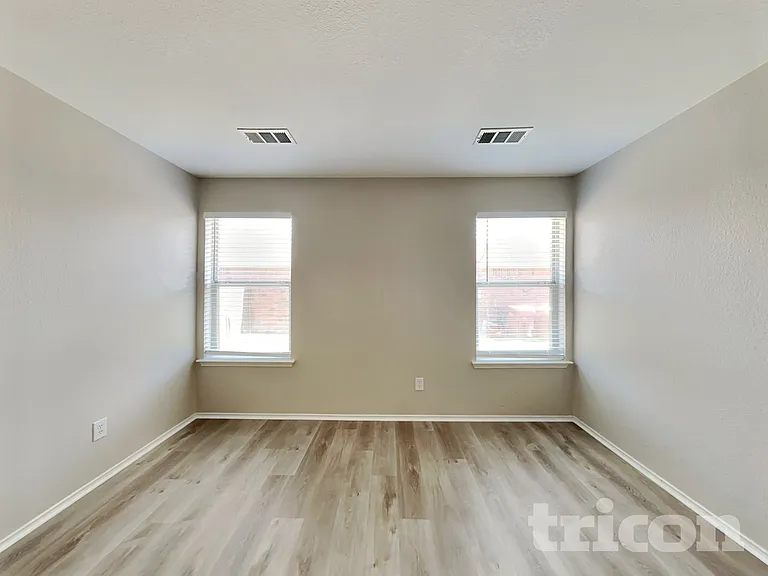 720 Rowdy Dr — Photo 6