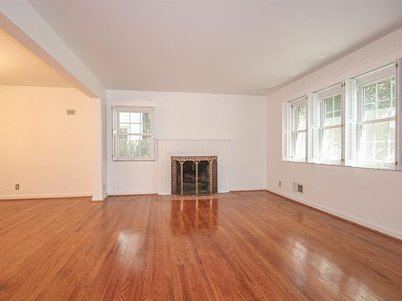3rd image of 6804 Hammerstone Way
