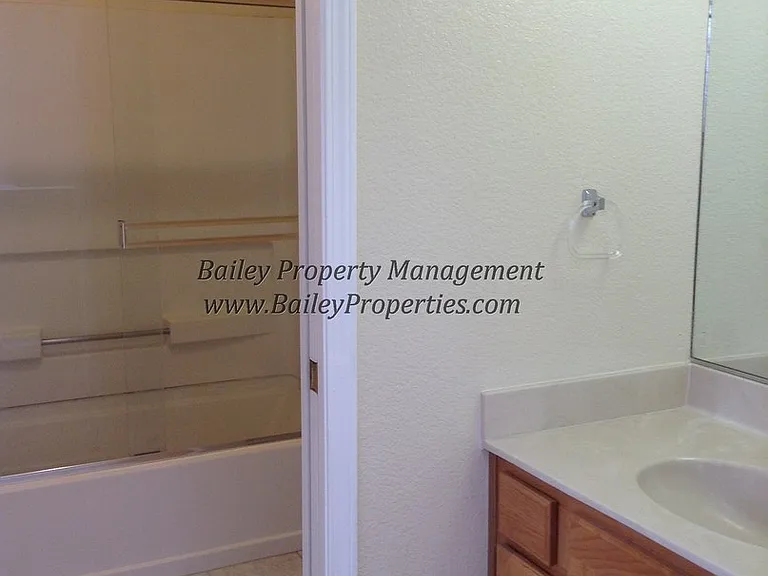 19 Mary Case Ln — Photo 10