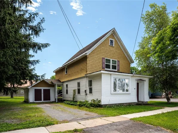 13 Franklin St, Carthage, NY 13619