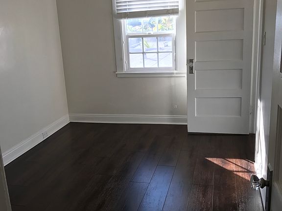 4th image of 3967 1/2 Hamilton St