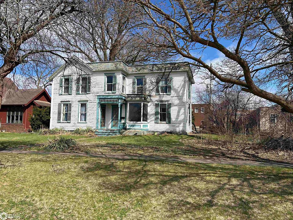 1st image of 615 1st Ave
