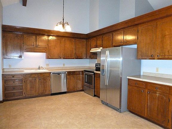 3rd image of 115 Brycewood Cir