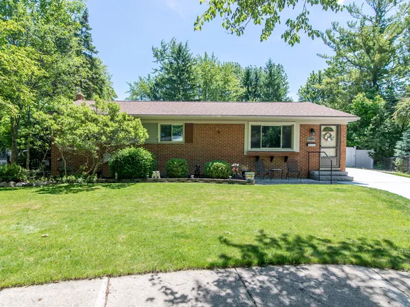 732 Calder Ct, Saline, MI 48176