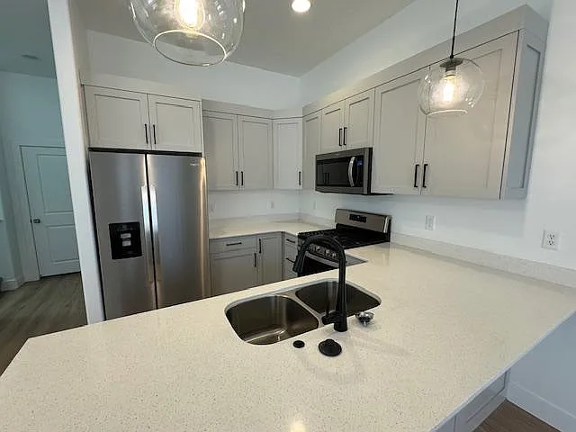 New appliances. Never been used.