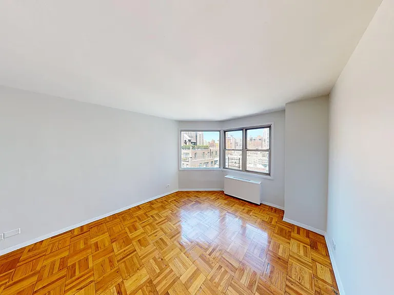 250 E 73rd St #4E — Photo 5