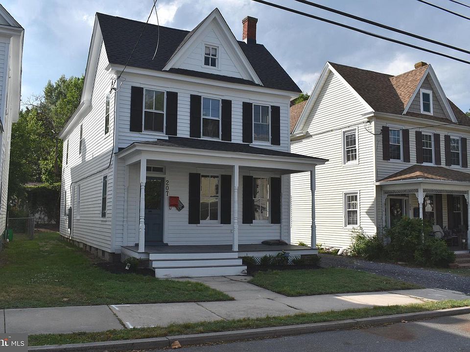 1st image of 207 Willis St