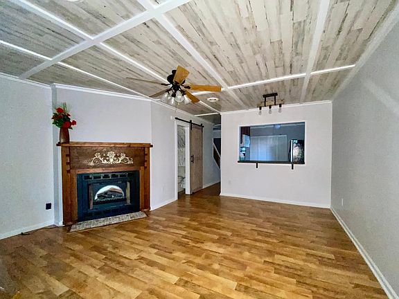 Living Room (wide angle)