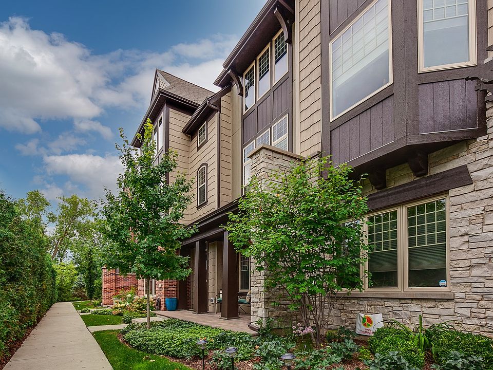 1st image of 615 Parkside Ct