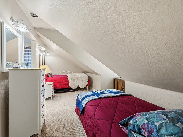 2720 Oates Dr — Photo 15